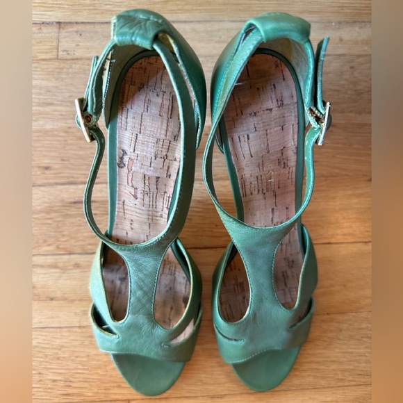 Nine West lime green leather sandal - Picture 2 of 6